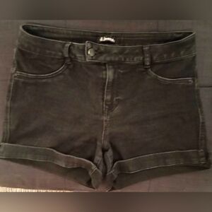 D. jeans Women's Black Jean Shorts (Stretchy, Very Comfortable, Size 10)